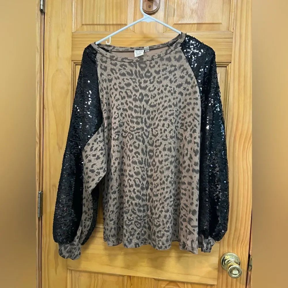 Gorgeous size L leopard print & black sequin Grace & Emma blouse